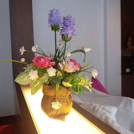Nicha Suite Hua Hin Hotel Esterno foto